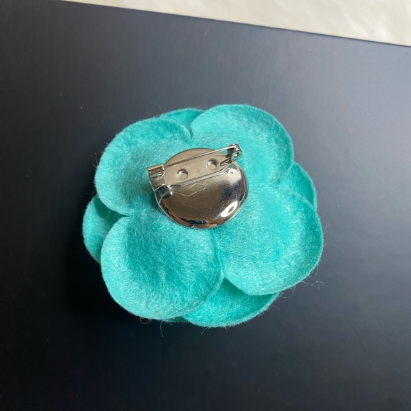 Camellia Flower Brooch Pin New Handmade Light Blue Green - Picture 3 of 3